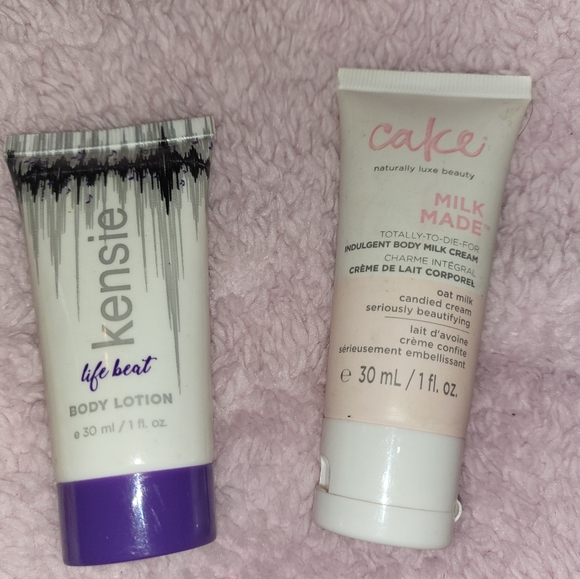 Set of 4 Lotions travel size cake merci,kensie and shea Yeleen - Picture 5 of 6